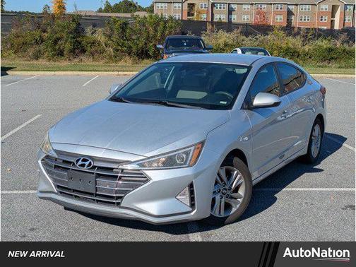 2019 Hyundai ELANTRA SEL