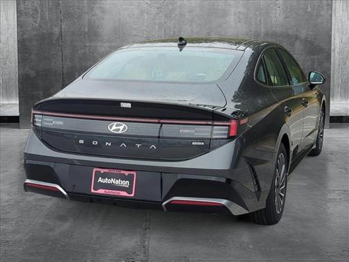2025 Hyundai SONATA Hybrid Limited