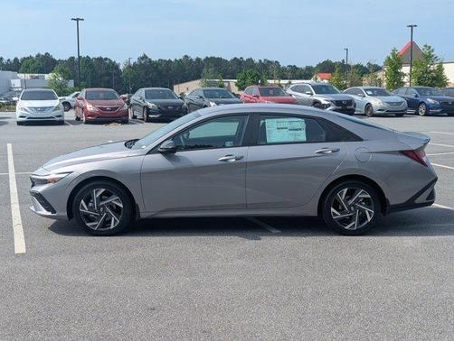 2025 Hyundai ELANTRA HEV SEL Sport