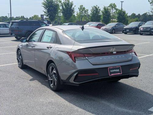 2025 Hyundai ELANTRA HEV SEL Sport