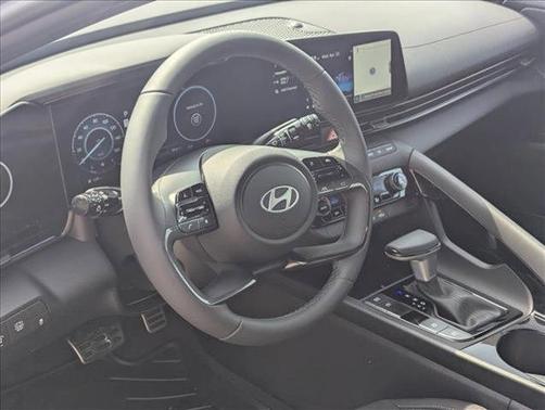 2025 Hyundai ELANTRA HEV SEL Sport