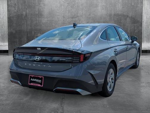 2025 Hyundai SONATA SE