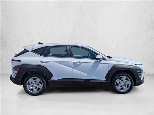 Atlas White 2026 Hyundai KONA SE