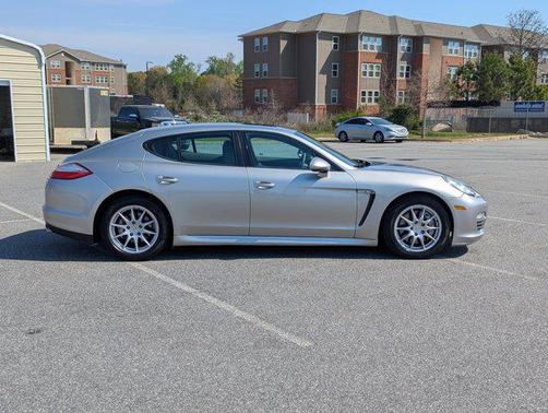2011 Porsche Panamera 4