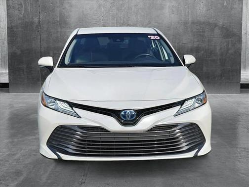 2020 Toyota Camry Hybrid XLE