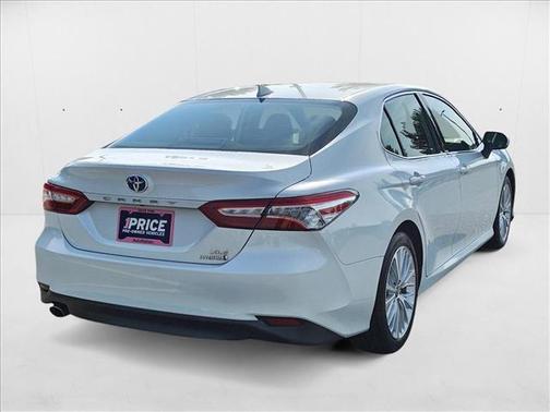 2020 Toyota Camry Hybrid XLE