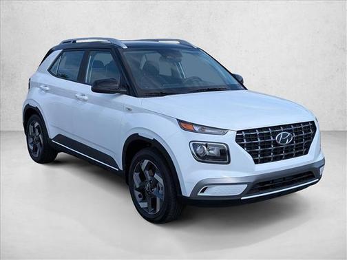 Lunar White w/Black Roof 2026 Hyundai VENUE SEL w/Two-Tone Roof
