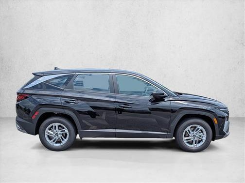 Phantom Black 2026 Hyundai TUCSON SE