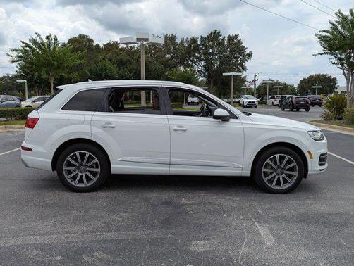 2019 Audi Q7 45 Premium Plus