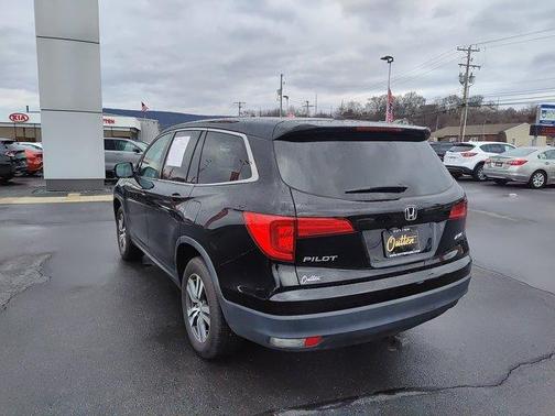 Photo 5 of 34 of 2018 Honda Pilot EX