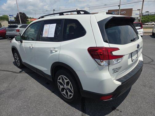 2023 Subaru Forester Premium