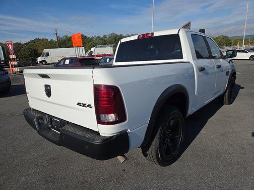 2024 RAM 1500 Classic Warlock Crew Cab 4x4 5'7' Box
