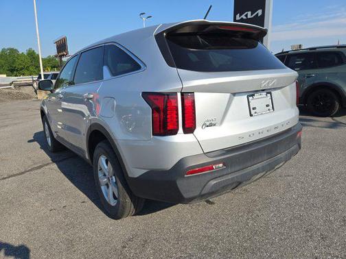 2022 Kia Sorento LX