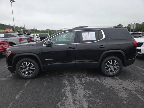 2023 GMC Acadia AWD SLT