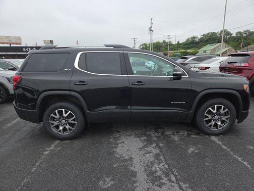 2023 GMC Acadia AWD SLT