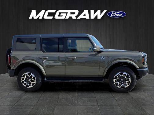 2025 Ford Bronco Outer Banks