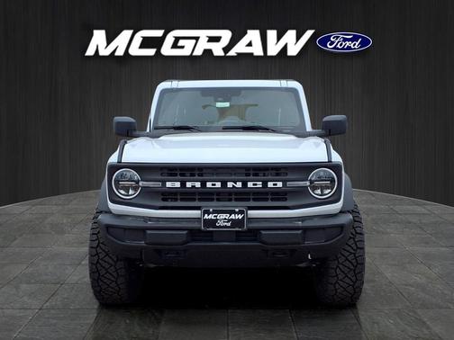 Oxford White 2025 Ford Bronco Base