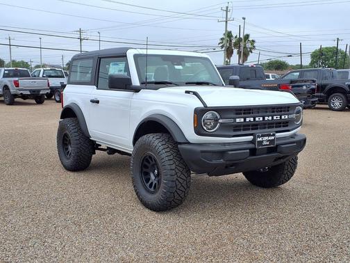 Oxford White 2025 Ford Bronco Base
