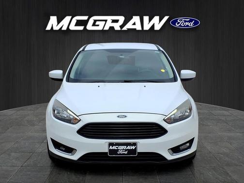 Oxford White 2018 Ford Focus SE