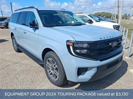 Glacier Gray Metallic Tri-Coat 2026 Ford Expedition Max Active 4x2