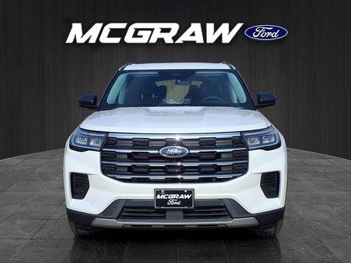 Star White Metallic Tri-Coat 2026 Ford Explorer Active w/200A Pkg