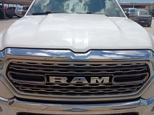 Bright White Clearcoat 2021 RAM 1500 Limited