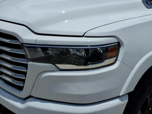 Bright White Clearcoat 2025 RAM 1500 Laramie
