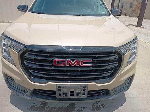 Desert Sand Metallic 2023 GMC Terrain SLE