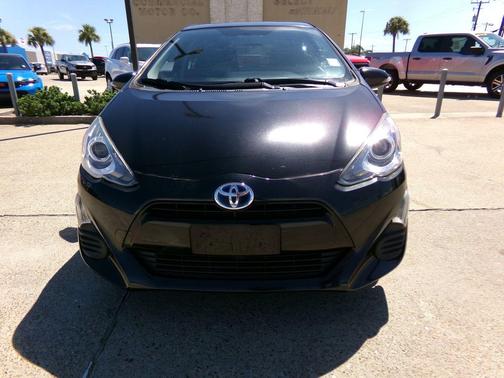 2016 Toyota Prius c Two