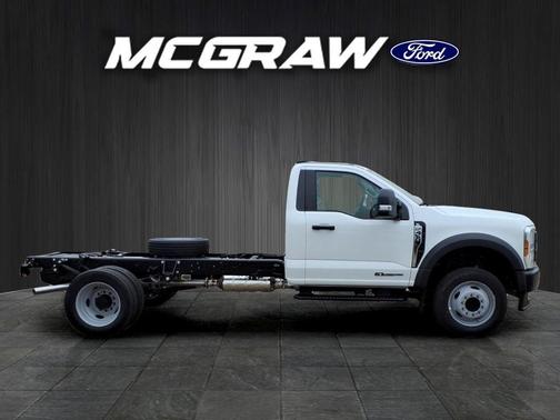 Oxford White 2026 Ford F-450 DRW