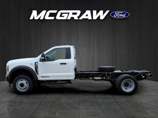 Oxford White 2026 Ford F-450 DRW