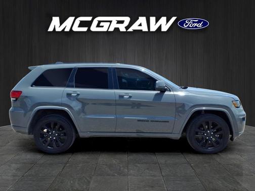 Sting-Gray Clearcoat 2020 Jeep Grand Cherokee Altitude