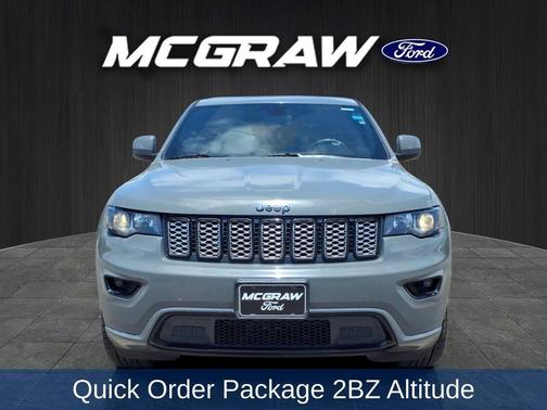 Sting-Gray Clearcoat 2020 Jeep Grand Cherokee Altitude