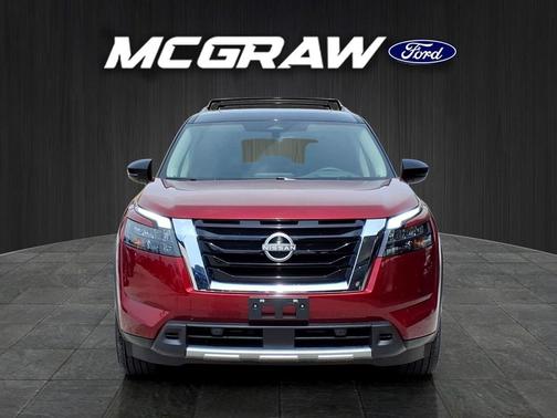Scarlet Ember Tintcoat/Super Black 2025 Nissan Pathfinder Platinum FWD