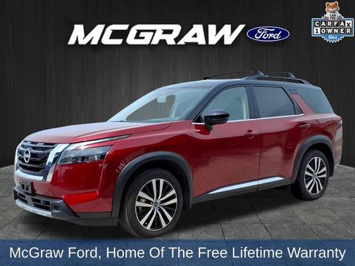 Scarlet Ember Tintcoat/Super Black 2025 Nissan Pathfinder Platinum FWD