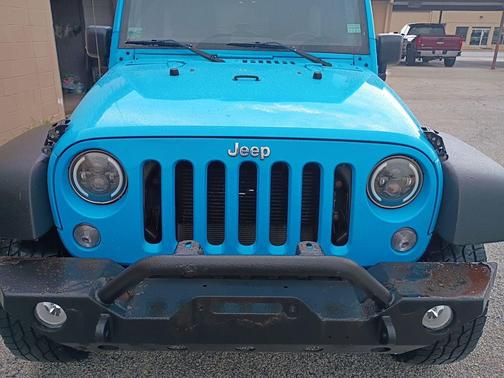 Chief Clearcoat 2017 Jeep Wrangler Unlimited Sport
