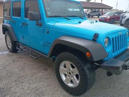 Chief Clearcoat 2017 Jeep Wrangler Unlimited Sport
