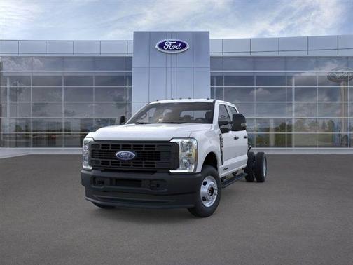 Oxford White 2026 Ford F-350 XL