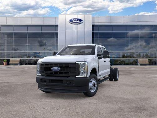 Oxford White 2026 Ford F-350 XL
