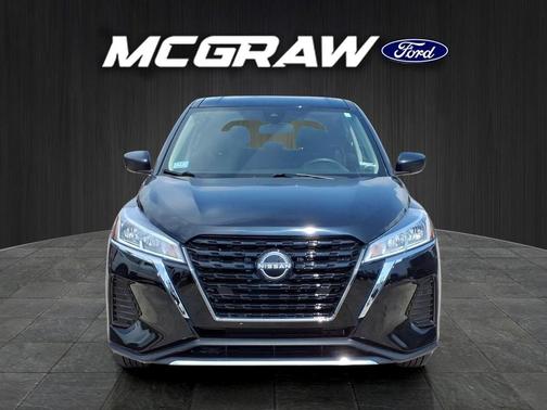 Super Black 2024 Nissan Kicks S