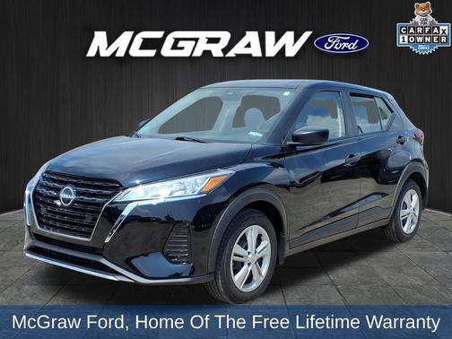 Super Black 2024 Nissan Kicks S