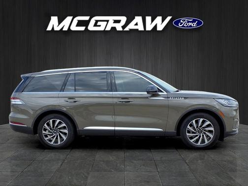 Harbor Gray Clearcoat 2025 Lincoln Aviator Premiere