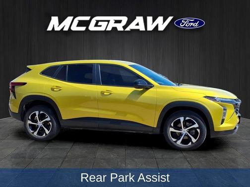 Yellow Metallic 2024 Chevrolet Trax FWD 1RS