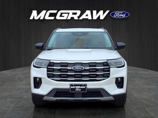 Star White Metallic Tri-Coat 2026 Ford Explorer Active w/200A Pkg