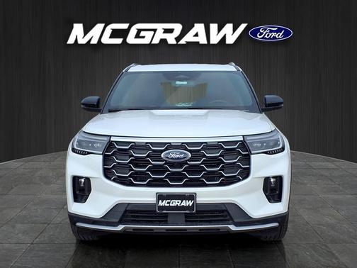 Star White Metallic Tri-Coat 2026 Ford Explorer Platinum