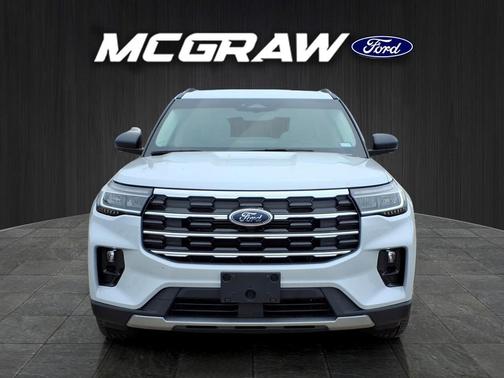 Space White Metallic 2026 Ford Explorer Active