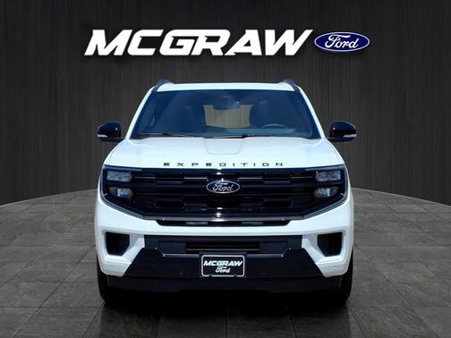 Star White Metallic Tri-Coat 2026 Ford Expedition Platinum