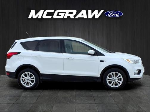 Oxford White 2019 Ford Escape SE