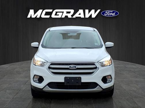 Oxford White 2019 Ford Escape SE
