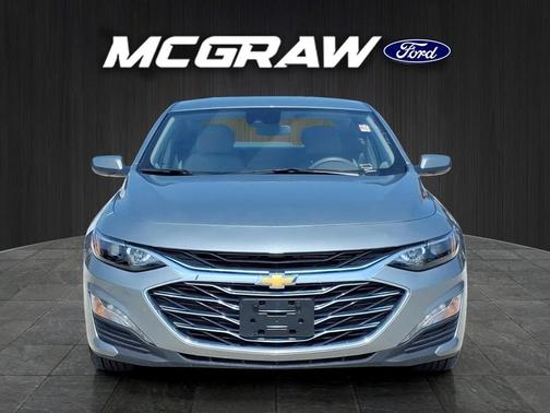 Sterling Gray Metallic 2024 Chevrolet Malibu FWD 1LT
